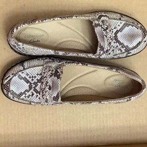 NWOB CLARKS COLLECTION Cora Viola women’s 7 1/2m slip on loafer snake python